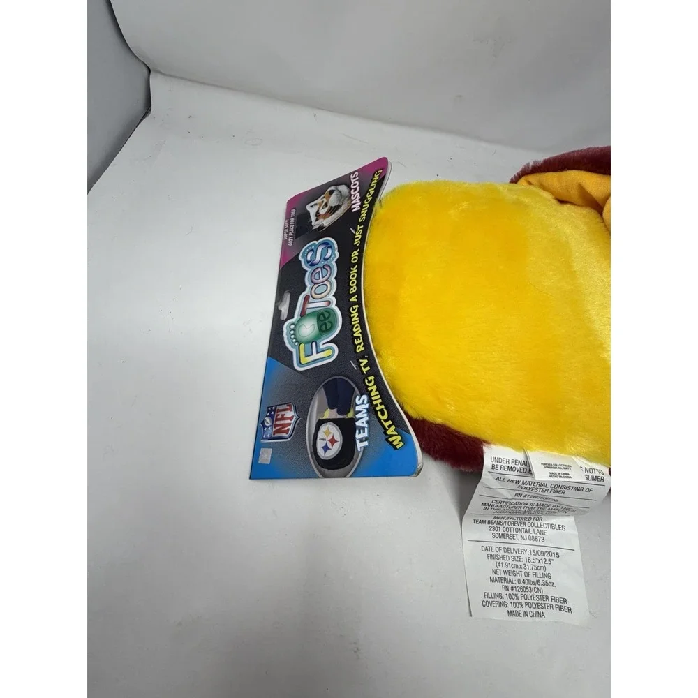 NFL Washington Redskins FeeeToes Plush Foot Warmer Pocket Pillow Forever Collect